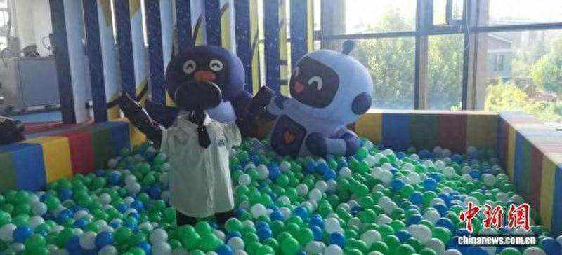 Beijing opens a 'kindergarten' for robots: learning by trial and error, not drills