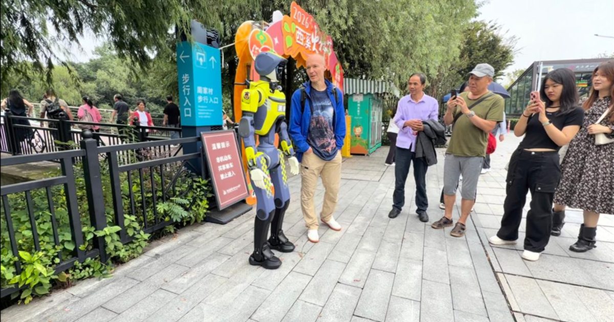DEEP Robotics sends its DR02 humanoid to direct traffic in rainy Hangzhou