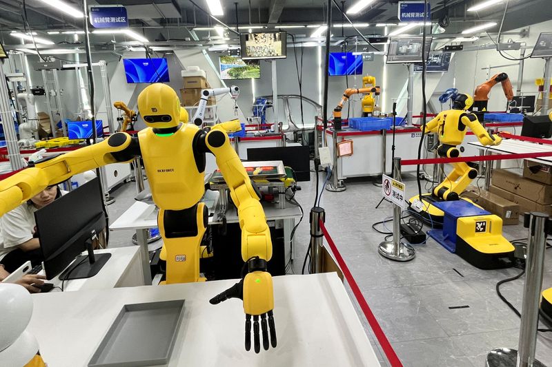 DexForce raises 1 billion yuan Series B, betting virtual training can crack the humanoid data bottleneck
