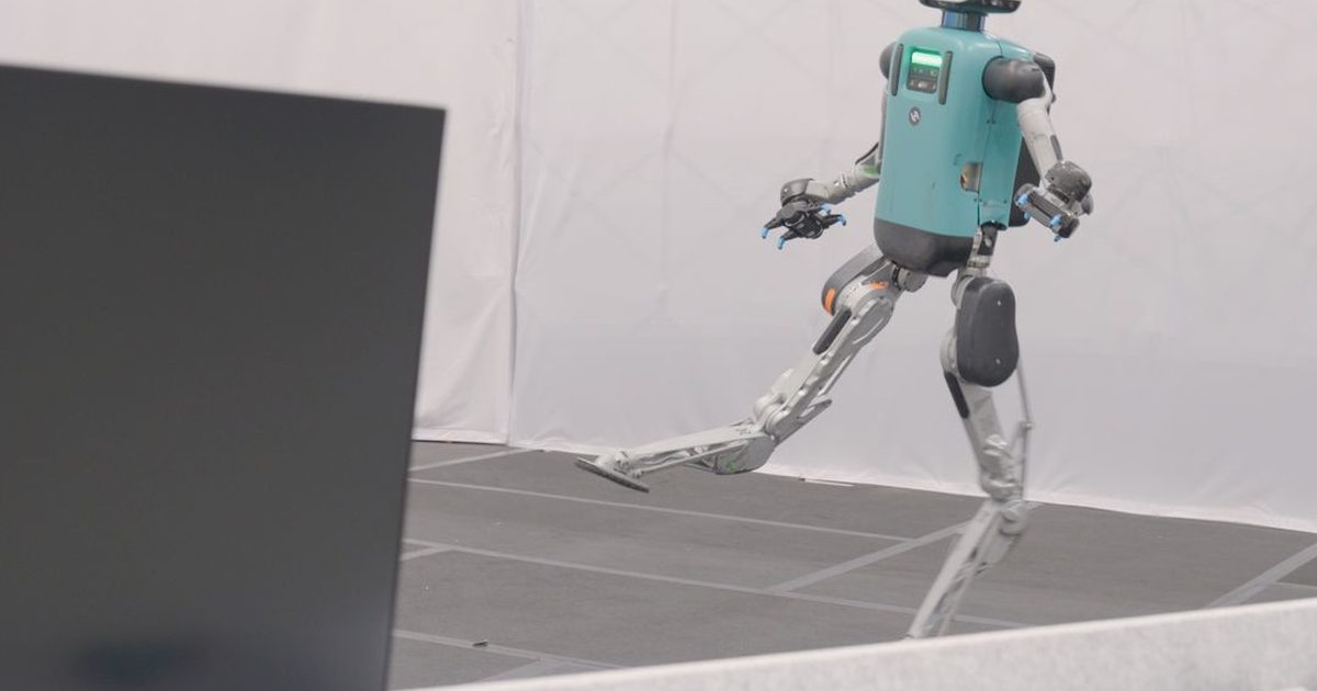 MIT Technology Review: AI breakthroughs won't make humanoid robots useful anytime soon