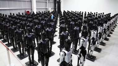Hundreds of AgiBot humanoid robots at a factory in China (Photo: AgiBot)