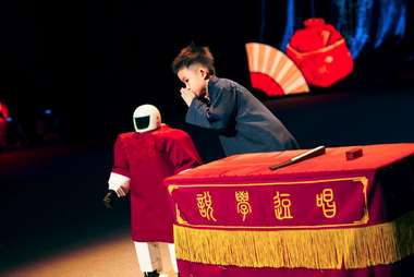 Lumos Robotics humanoid robots performing on stage in Shenzhen (Photo: roboticsandautomationnews.com)